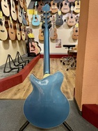 Eastman Romeo LA Celestine Blue E-Gitarre - Showroom